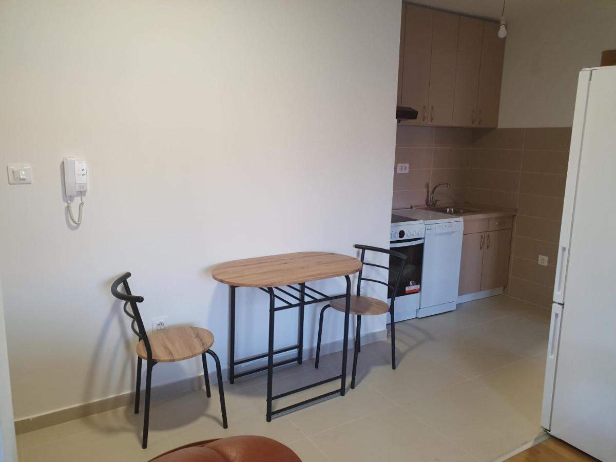 Sunny Hill Suite Ljubovic Podgorica Buitenkant foto