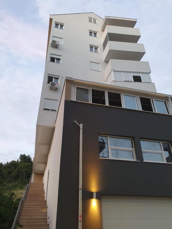 Sunny Hill Suite Ljubovic Podgorica Buitenkant foto