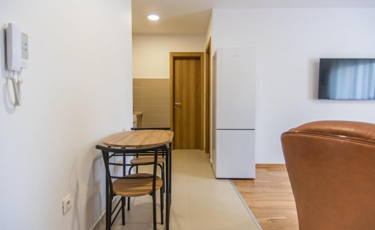 Sunny Hill Suite Ljubovic Podgorica Buitenkant foto